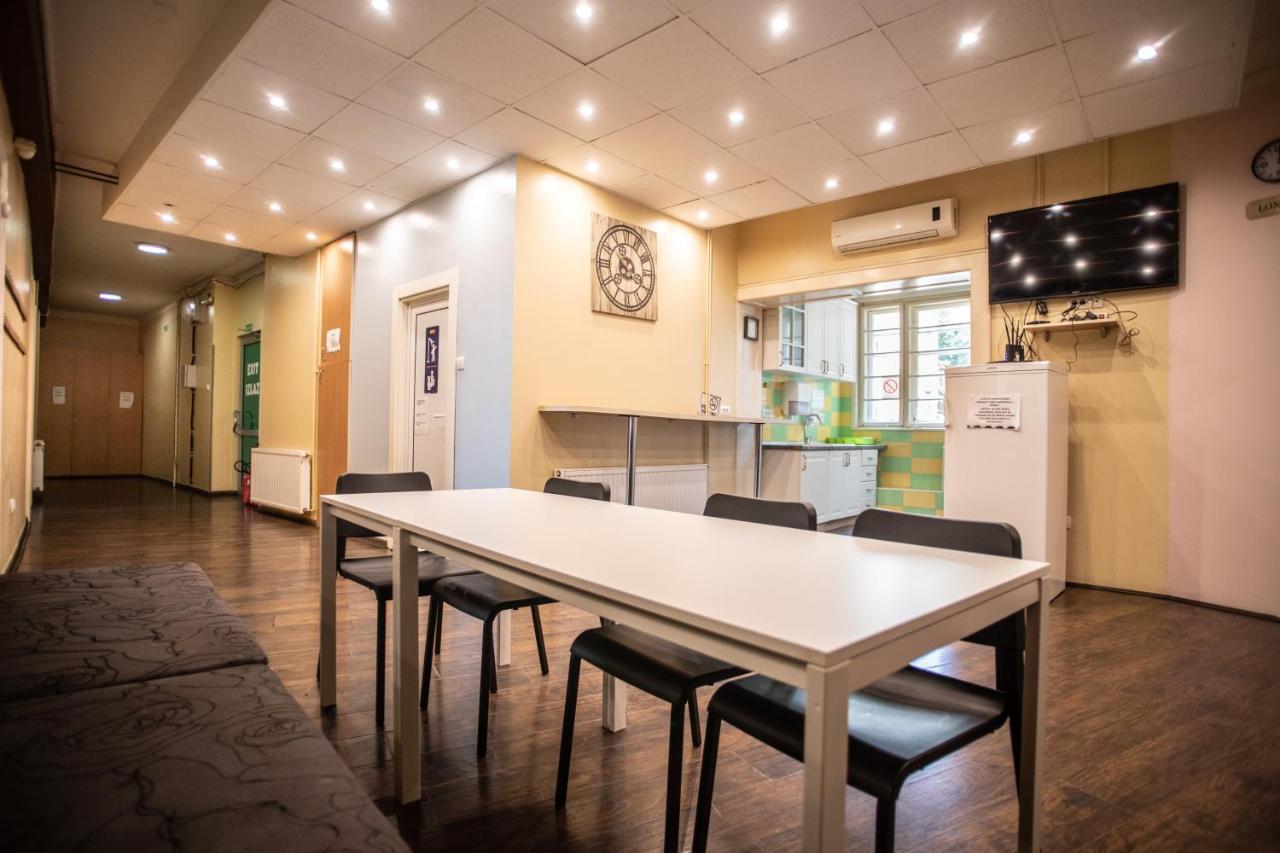 All In Hostel Белград Екстериор снимка