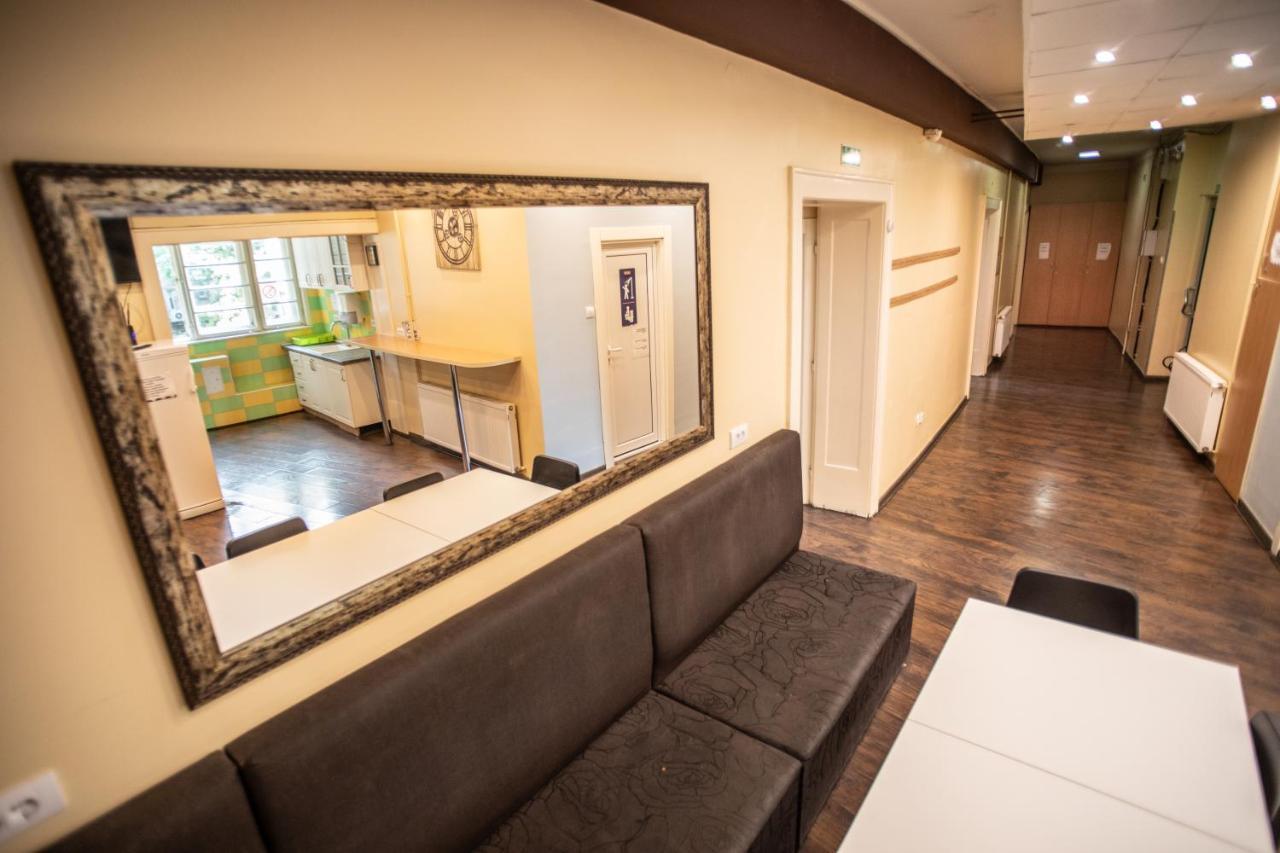 All In Hostel Белград Екстериор снимка