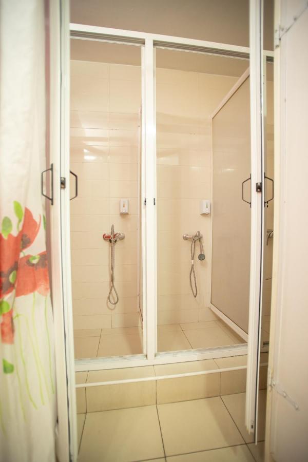 All In Hostel Белград Екстериор снимка